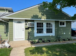 8771 S Corcoran Rd, Hometown, IL 60456