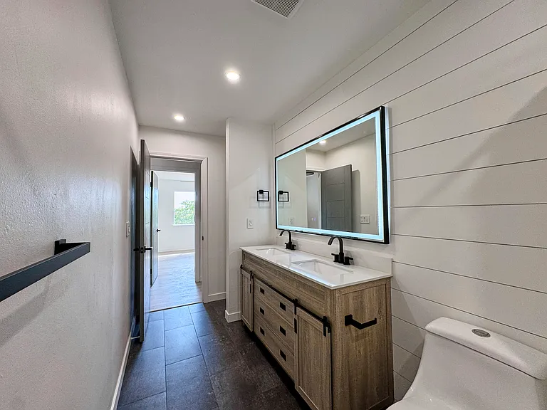10582 Suzanne Ct — Photo 18