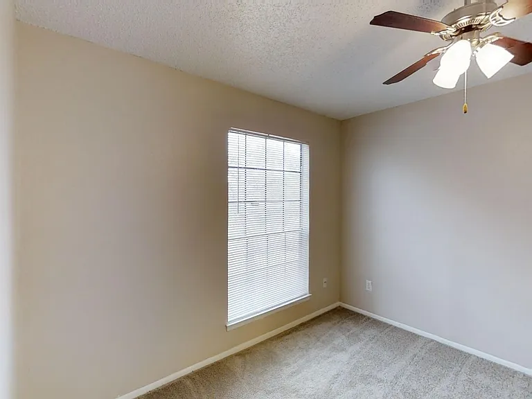 Willow Hill Apartments — Photo 49