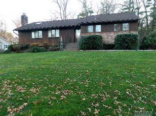 18 Branch Dr, Smithtown, NY 11787