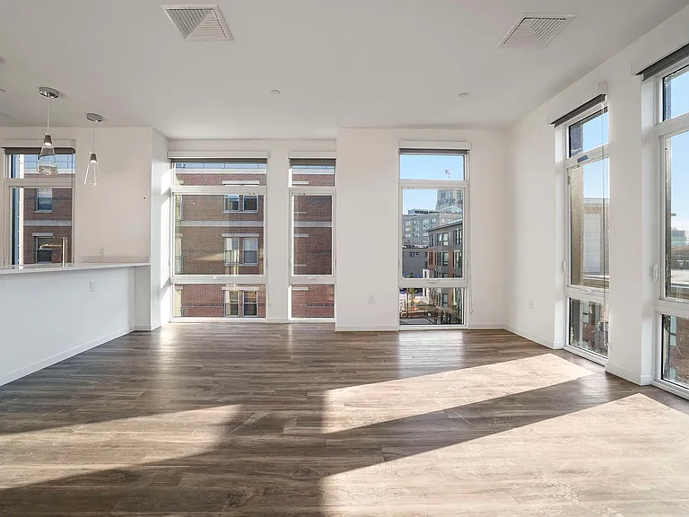 839 Beacon — Photo 19