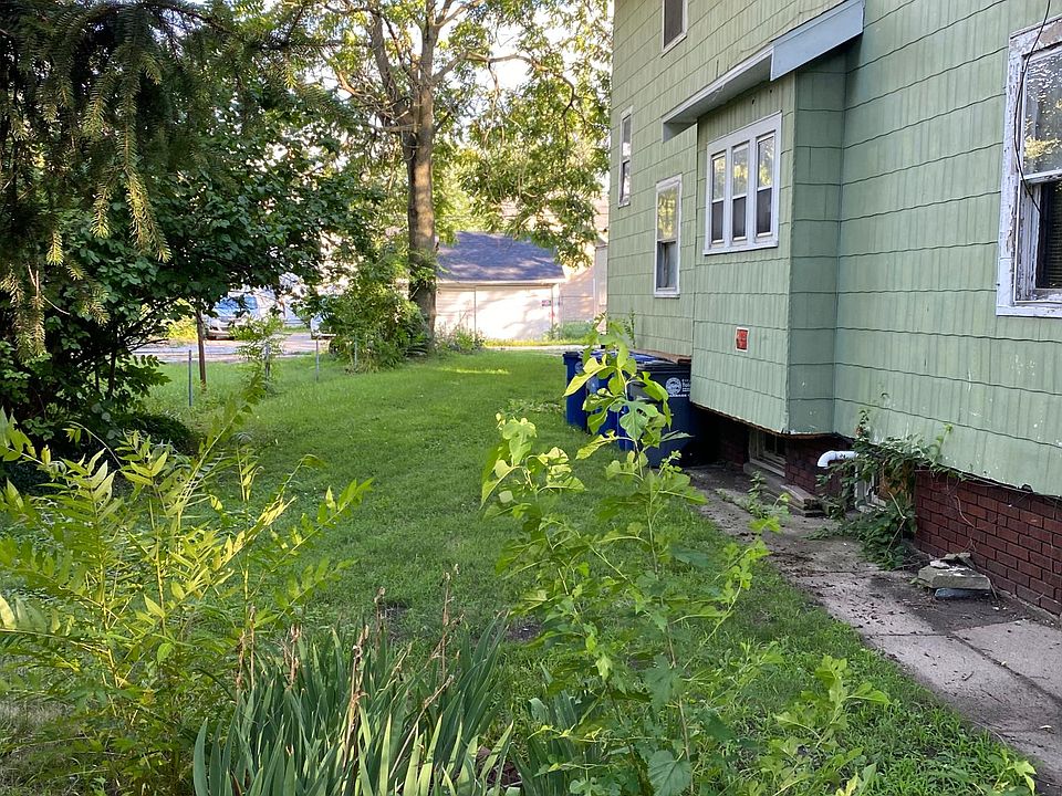 2nd image of 1819 Dunham St #2