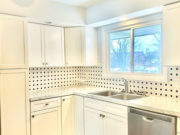 5th image of 4493 S Buffalo St #11464879