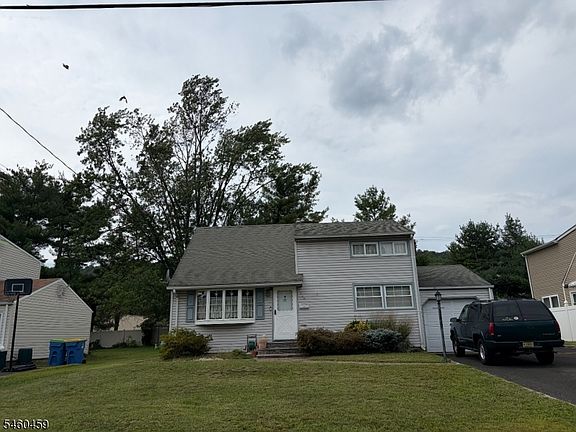 2nd image of 440 Warfield Rd
