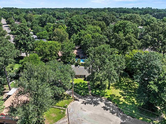 3rd image of 501 Loraine Ct