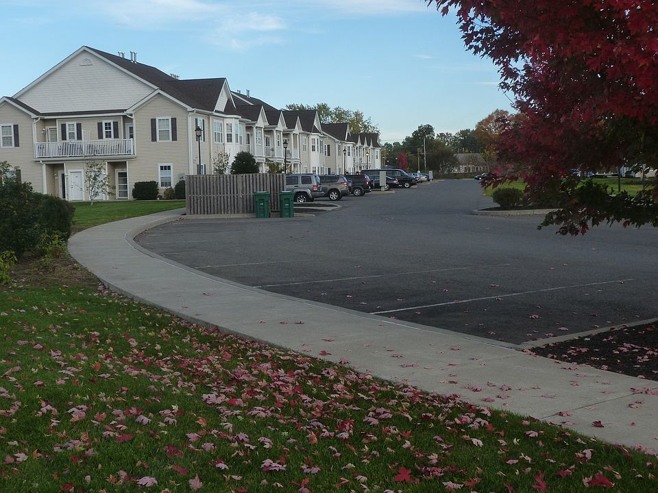 2nd image of 103 Commons Ln
