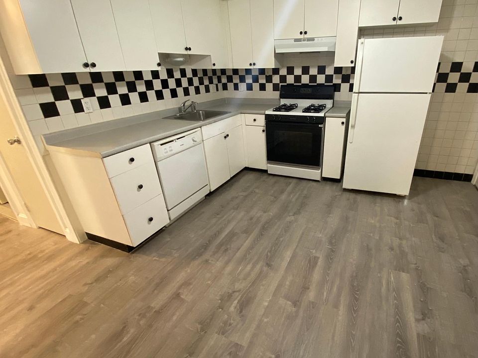1st image of 11 Allen Ave APT 1