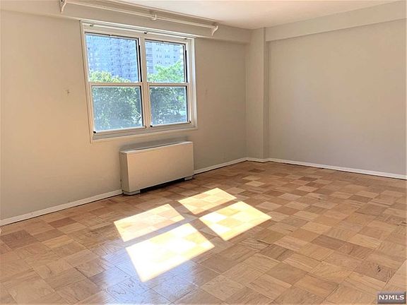 4th image of 2077 Center Ave APT 4D