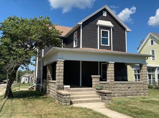 1103 Jefferson Ave, Charleston, IL 61920