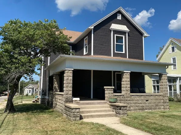 1103 Jefferson Ave, Charleston, IL 61920