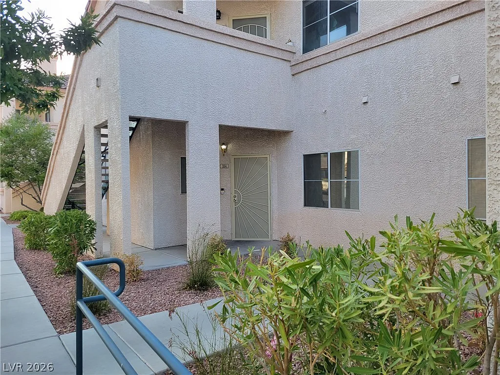 3 bed, 2.0 bath, 1110 sqft, $1,795 — Photo 4