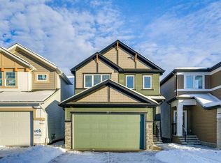 286 W Hotchkiss Mnr SE, Calgary, AB T3S 0J8