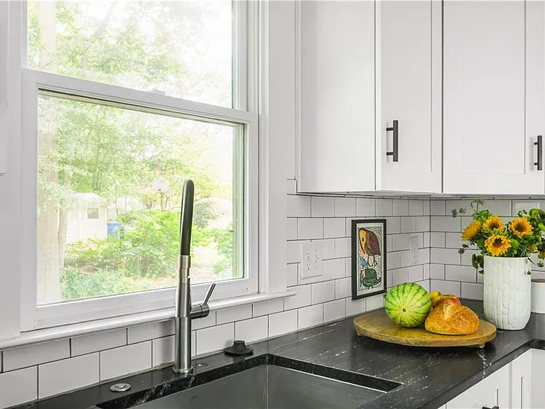 347 Sinclair Ave NE — Photo 14
