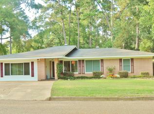 203 Westwood Dr, Troup, TX 75789
