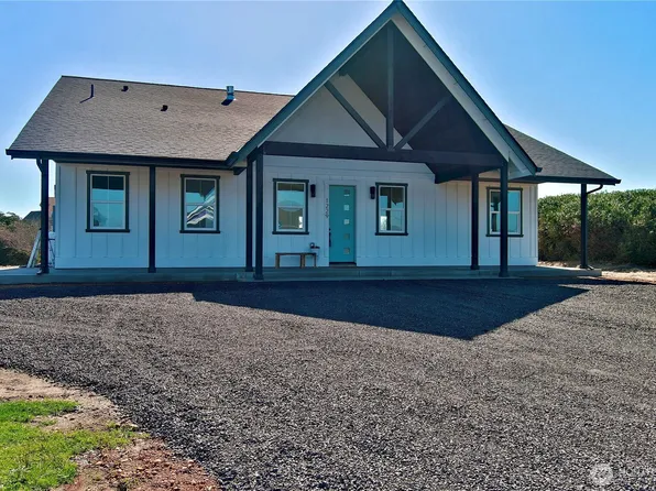 1229 Channel Avenue SW, Ocean Shores, WA 98569