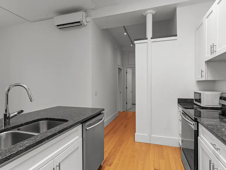 133 Mathewson St #302 — Photo 20