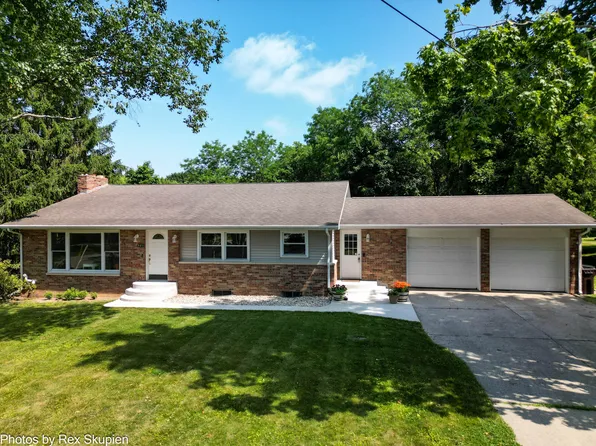 521 E Pine St, Fremont, MI 49412