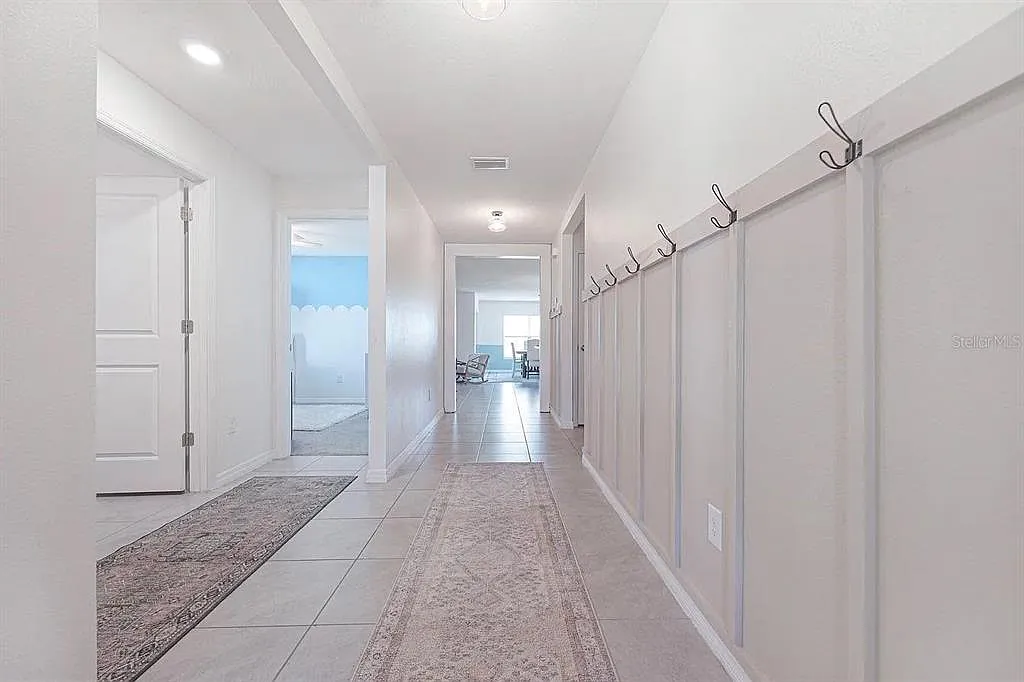 3 bed, 2.0 bath, 1672 sqft, $2,250 — Photo 2