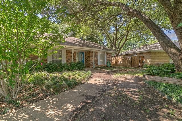 1st image of 1810 Lakemont Ct