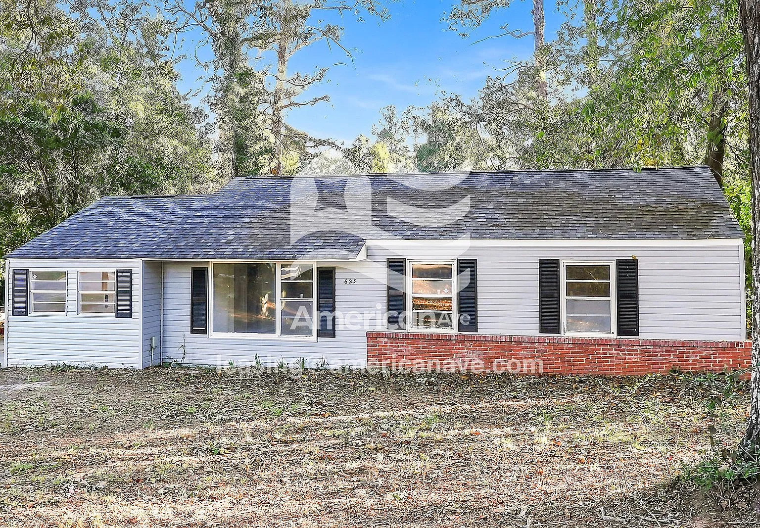 3 bed, 1.0 bath, 1142 sqft, $1,493 — Photo 2