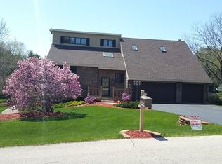 777 Timber Ridge Trl, Rockford, IL 61114