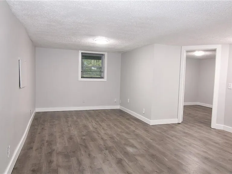 2187 Plantation Ln #B — Photo 12