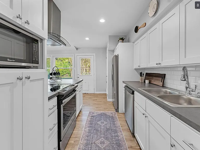 13506 Castleton Dr — Photo 11