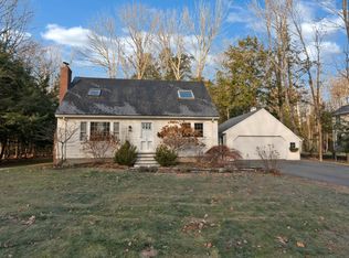 13 Crystal Ln, Cumberland, ME 04021