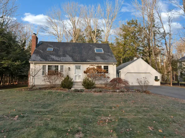 13 Crystal Lane, Cumberland, ME 04021