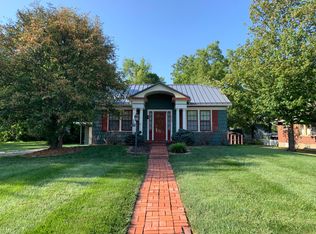 915 W Stewart Rd, Columbia, MO 65203