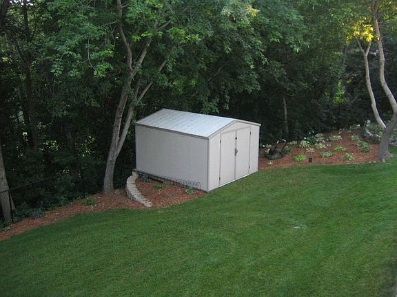 Remodeled Kitchen : All new appliances, new Granite, redid the floors.