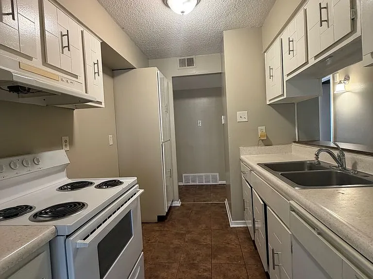 2835 Los Gatos Ct #3 — Photo 5