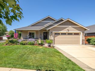 2858 SW Shimmer Ln, Grants Pass, OR 97527