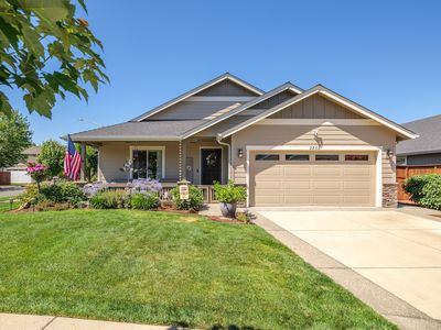 2858 SW Shimmer Ln, Grants Pass, OR, 97527