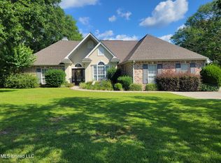 5573 Diamondhead Dr E, Diamondhead, MS 39525