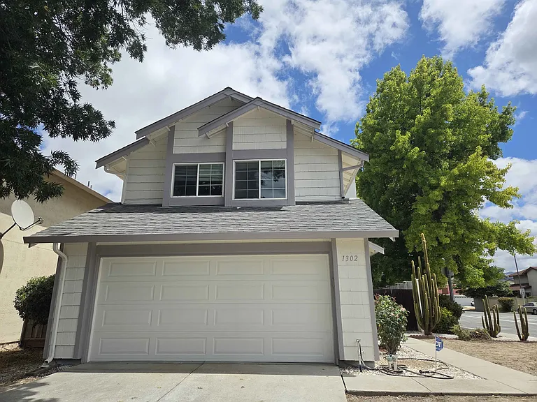 1302 Araujo St — Photo 1