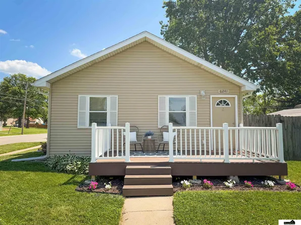 6241 Gladstone St, Lincoln, NE 68507