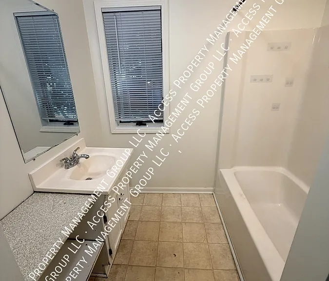 427 Pine Ave NW — Photo 9