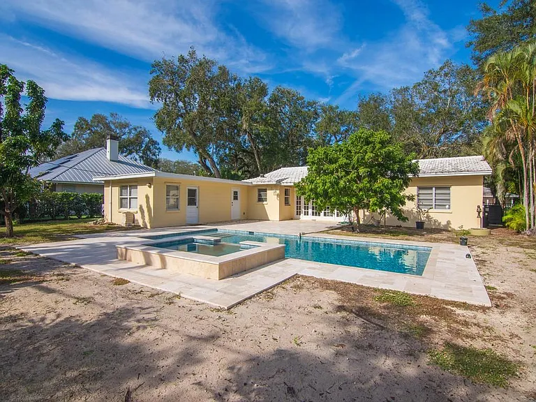 530 Cypress Rd — Photo 24