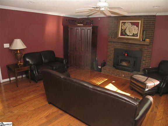 5th image of 109 Maywood Dr