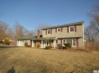 28 Dorothy St, Port Jefferson Station, NY 11776