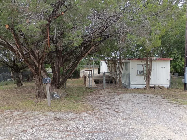 1227 Pawnee Trl, Granbury, TX 76048