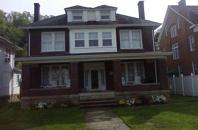 1st image of 305 E Main St