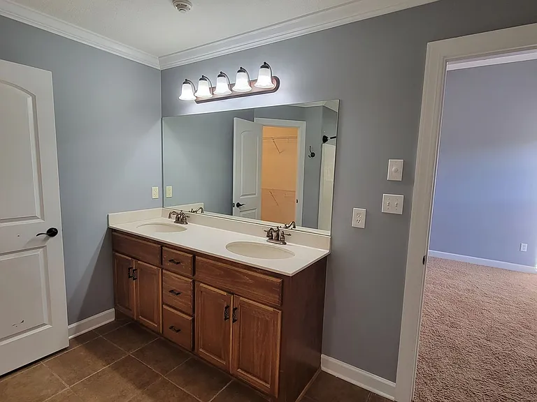 10 Birch Hollow Ln — Photo 8
