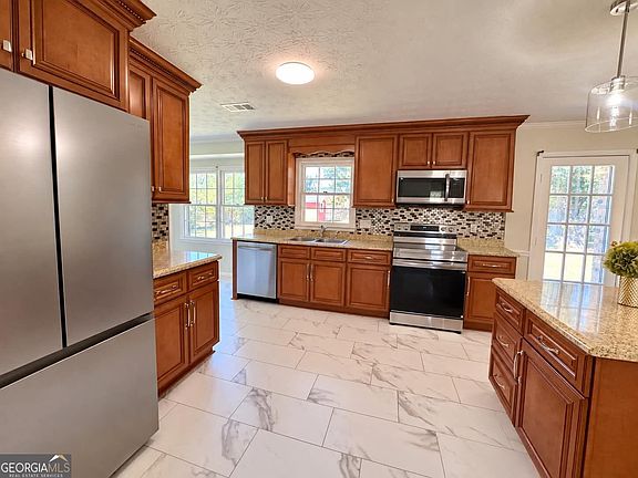 3rd image of 306 Brookwood Dr