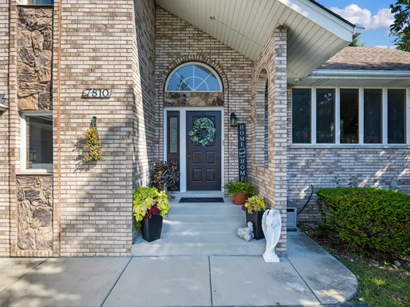 7810 W 102nd St, Palos Hills, IL 60465