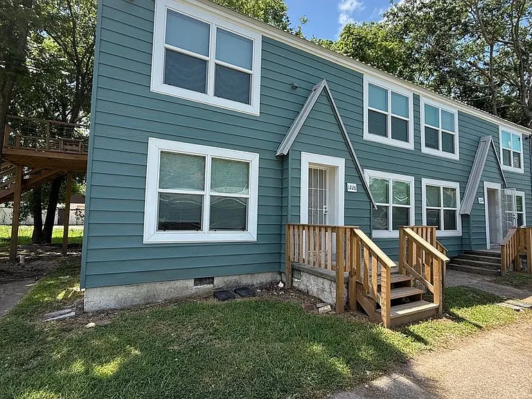 1226 School St — Photo 1