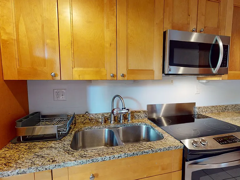 1915 E Market St #3 — Photo 4