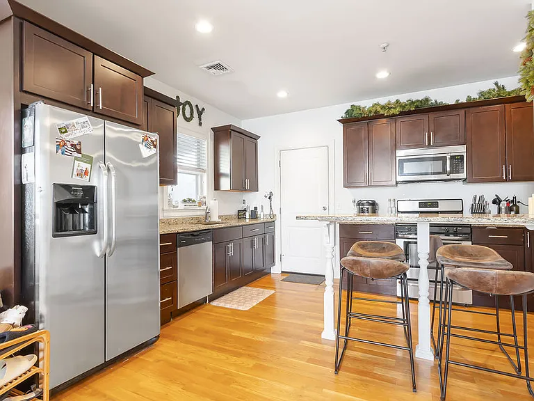 142 Boston St #3 — Photo 7