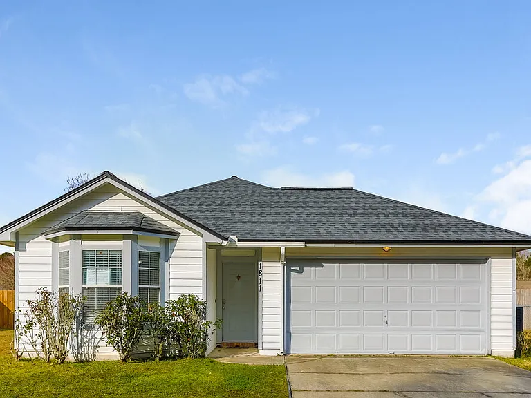 1811 Sheraton Lakes Cir — Photo 1